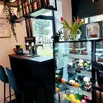 מלון דירות Vanta Business Center 4*