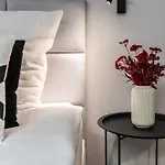 Vanta Business Center