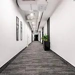 מלון דירות Vanta Business Center
