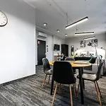 Vanta Business Center