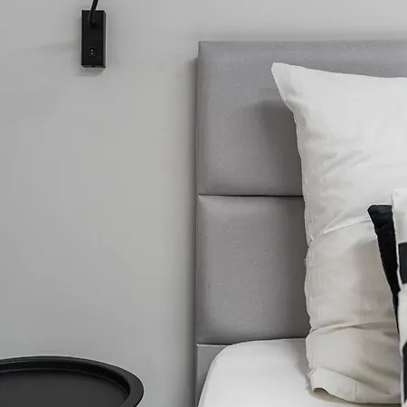 Vanta Business Center Aparthotel