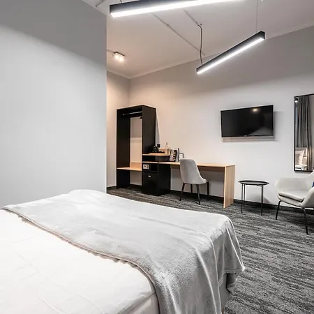 Vanta Business Center מלון דירות 4*