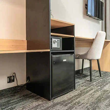Vanta Business Center Aparthotel