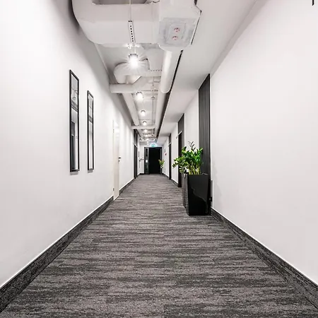 Ξενοδοχείο με διαμερίσματα Vanta Business Center