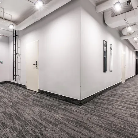 Vanta Business Center