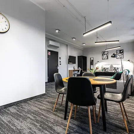 Vanta Business Center